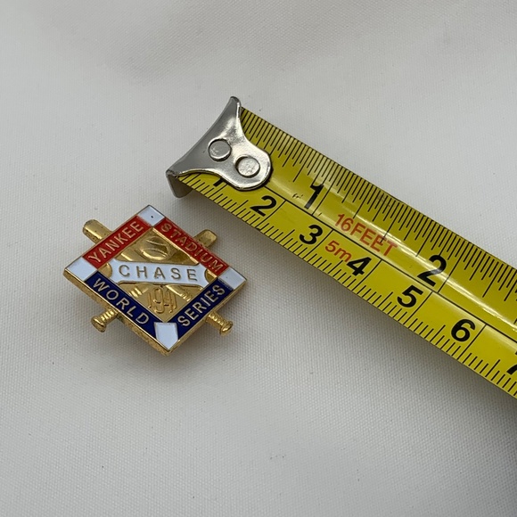 Vintage New York Yankees Stadium World Series 1941 Lapel Pin - Picture 7 of 7